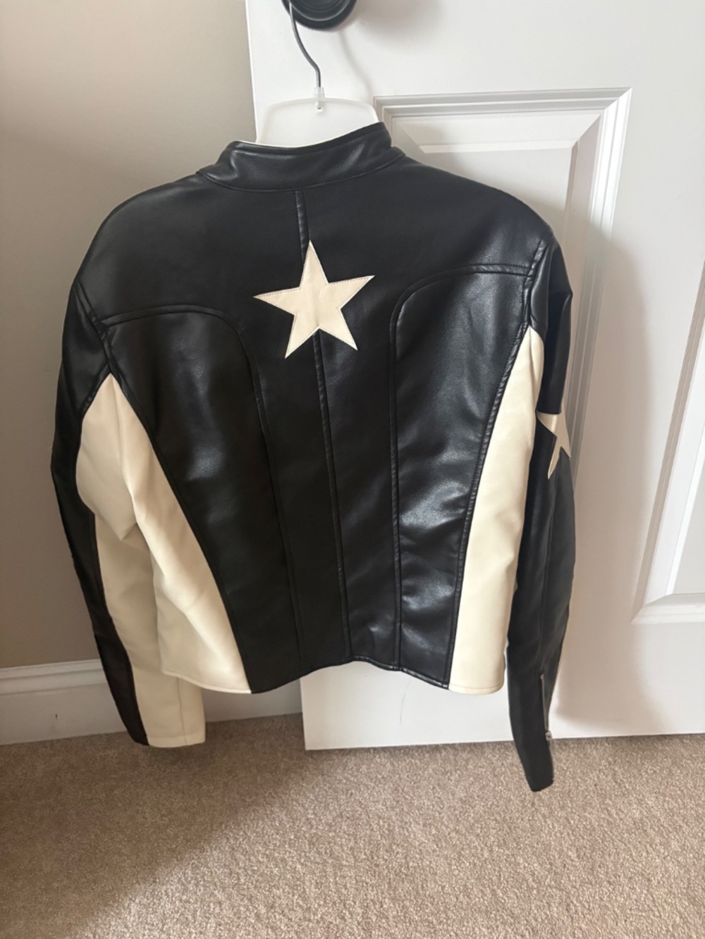 Black jacket - Picture 2 of 3